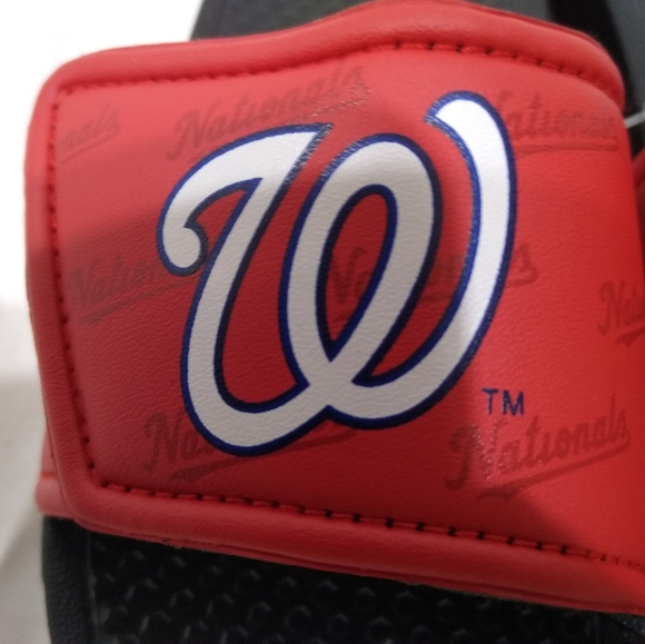 NWT Washington Nationals Baseball Slides Youth Small - Picture 1 of 7